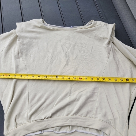 2/$20 NWT Elan Laurel Top M - Picture 4 of 9